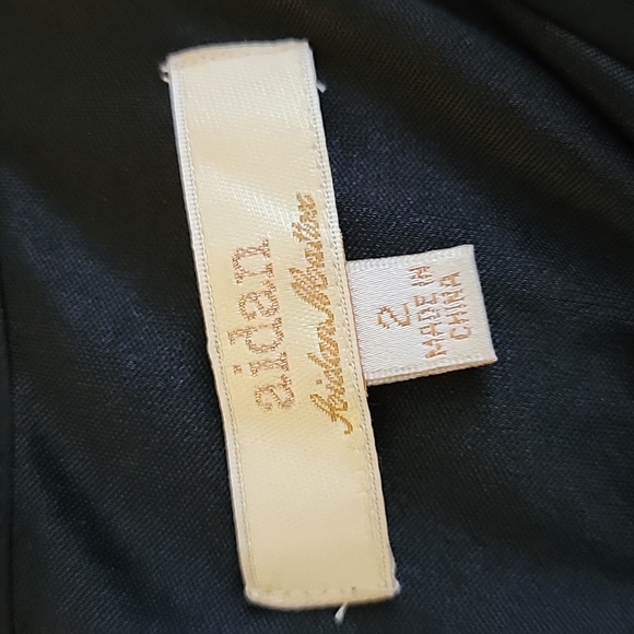 Black dress - Picture 5 of 5